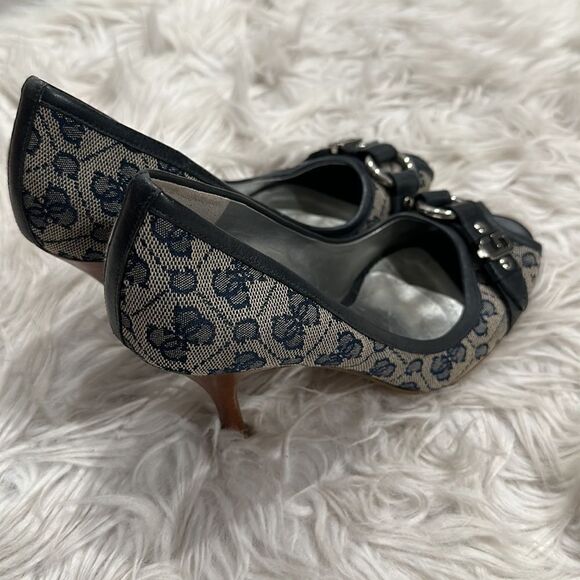 Guess Vintage Navy Jacquard & Leather Peep Toe Heels Sz 7 - Picture 3 of 15